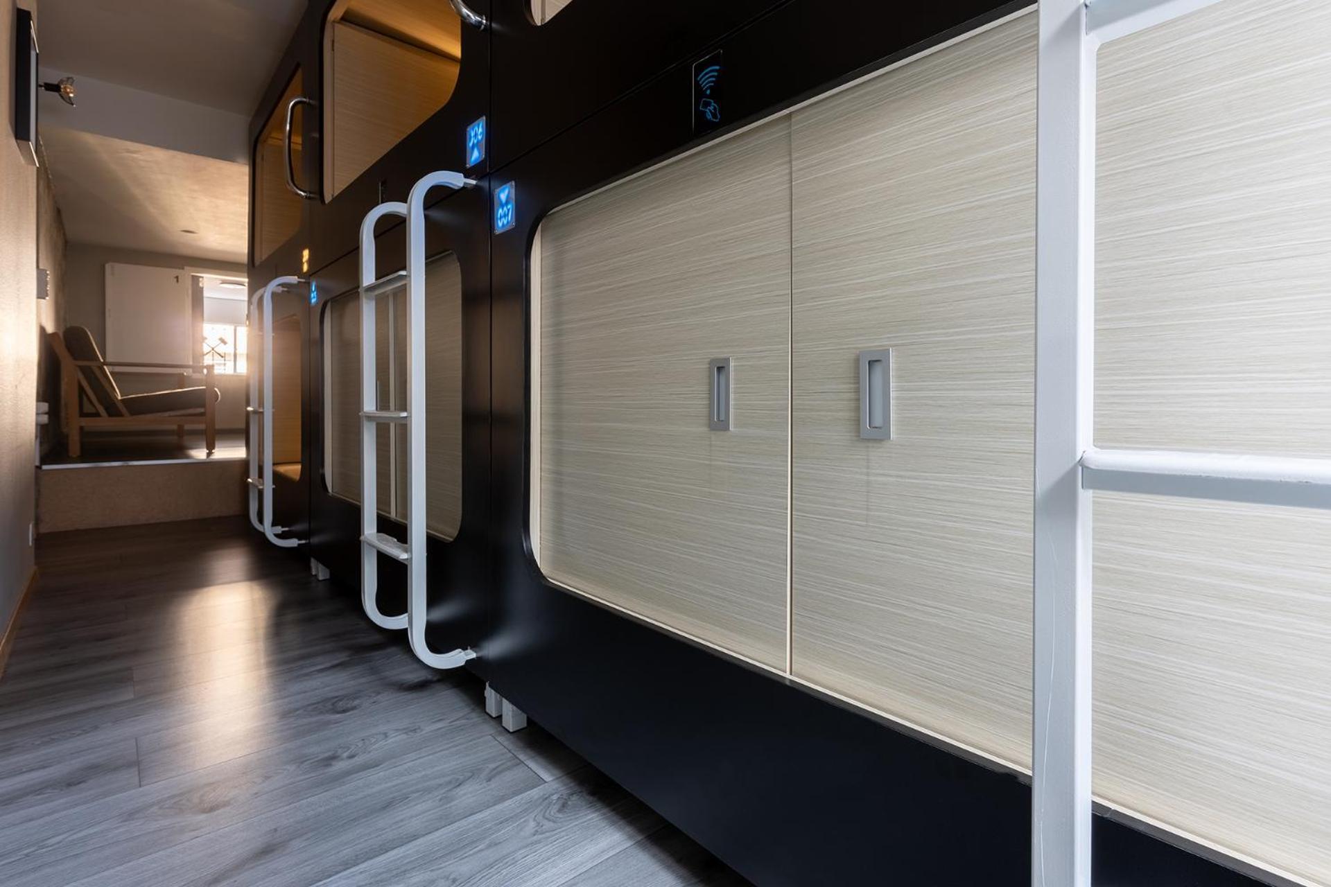 Mue Cubes - Capsule Hotel بازل المظهر الخارجي الصورة