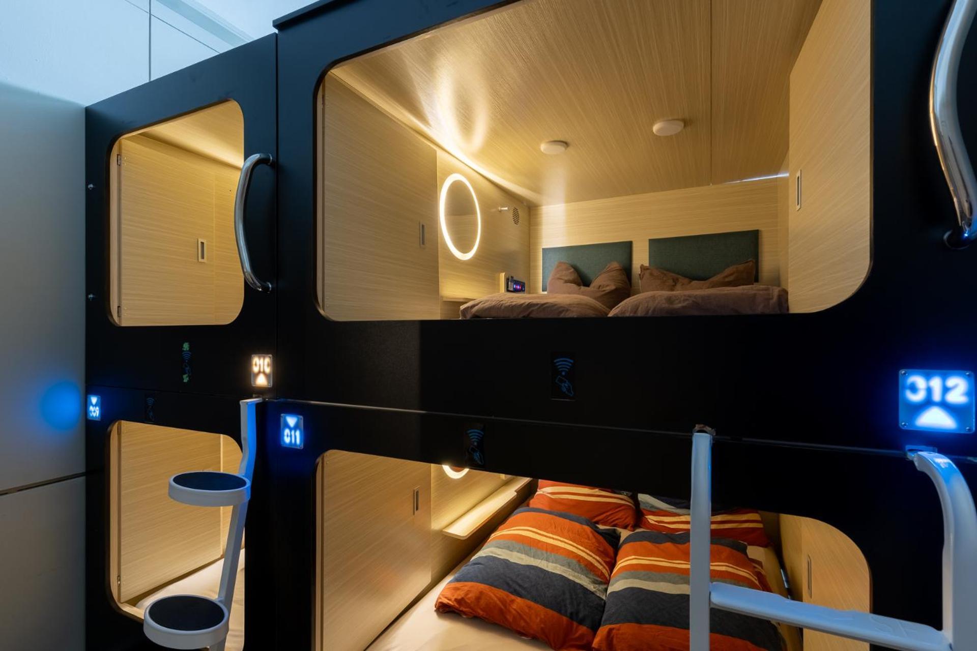 Mue Cubes - Capsule Hotel بازل المظهر الخارجي الصورة