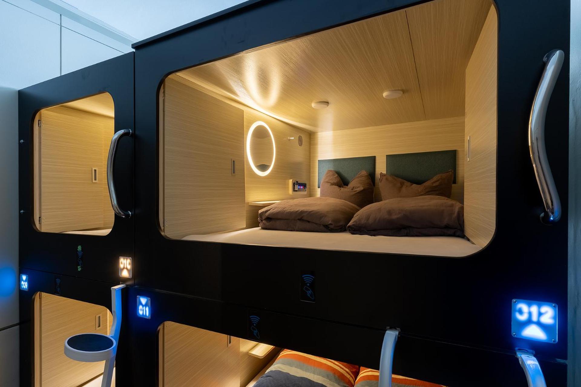 Mue Cubes - Capsule Hotel بازل المظهر الخارجي الصورة