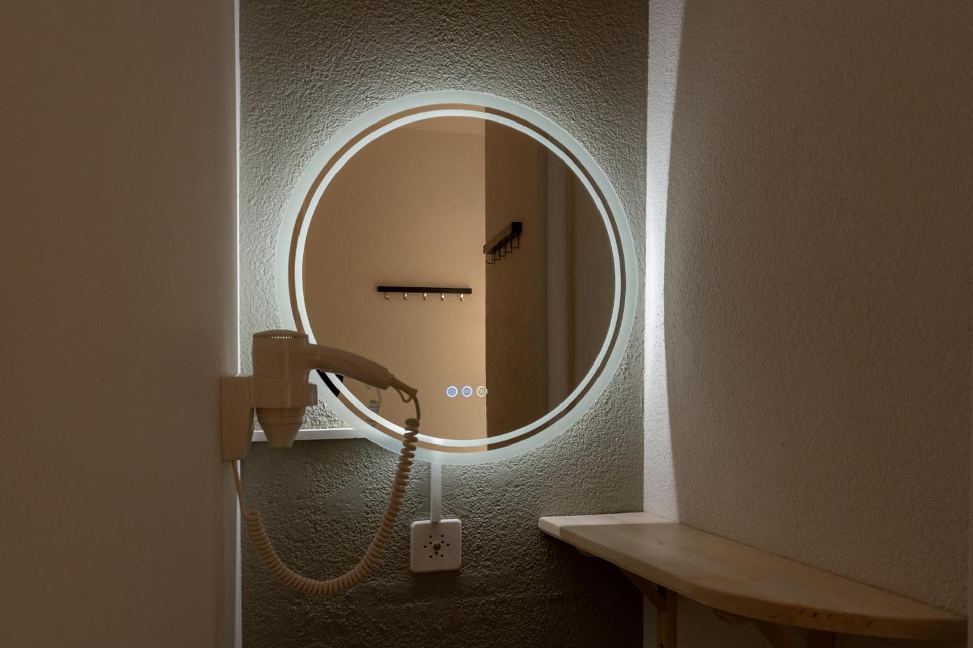 Mue Cubes - Capsule Hotel بازل المظهر الخارجي الصورة